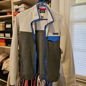 Patagonia sweatshirt/jacket size small